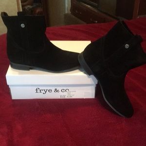 Brand New Black Suede Ankle boots 👢